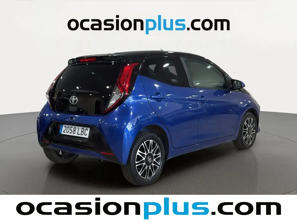 Usado Toyota Aygo X-clusiv 72 CV (52 kW) 2019 Azul Utilitario