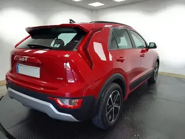 Begagnad Kia Niro 143 HK (105 kW) 2022 Röd SUV