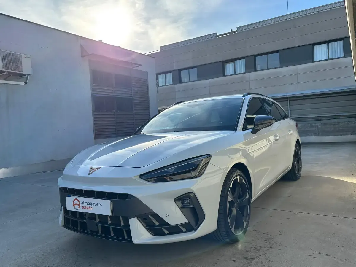 Usado Cupra Leon 150 CV (110 kW) 2024 Blanco Familiar