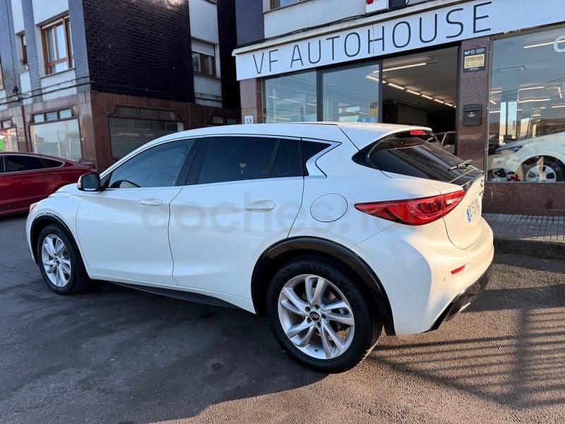 Usado Infiniti Q30 Sport Tech 109 CV (80 kW) 2017 Blanco Berlina