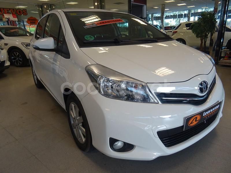 Usado Toyota Yaris Active 99 CV (72 kW) 2011 Blanco Berlina