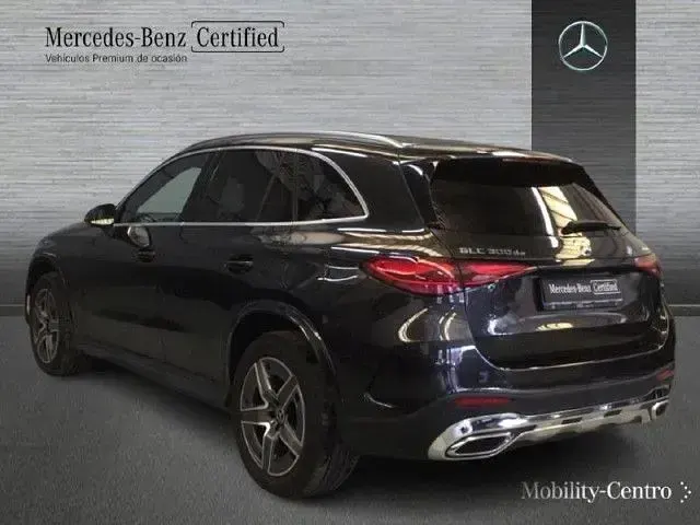 Usado Mercedes GLC300e 333 CV (244 kW) 2023 Gris grafito SUV