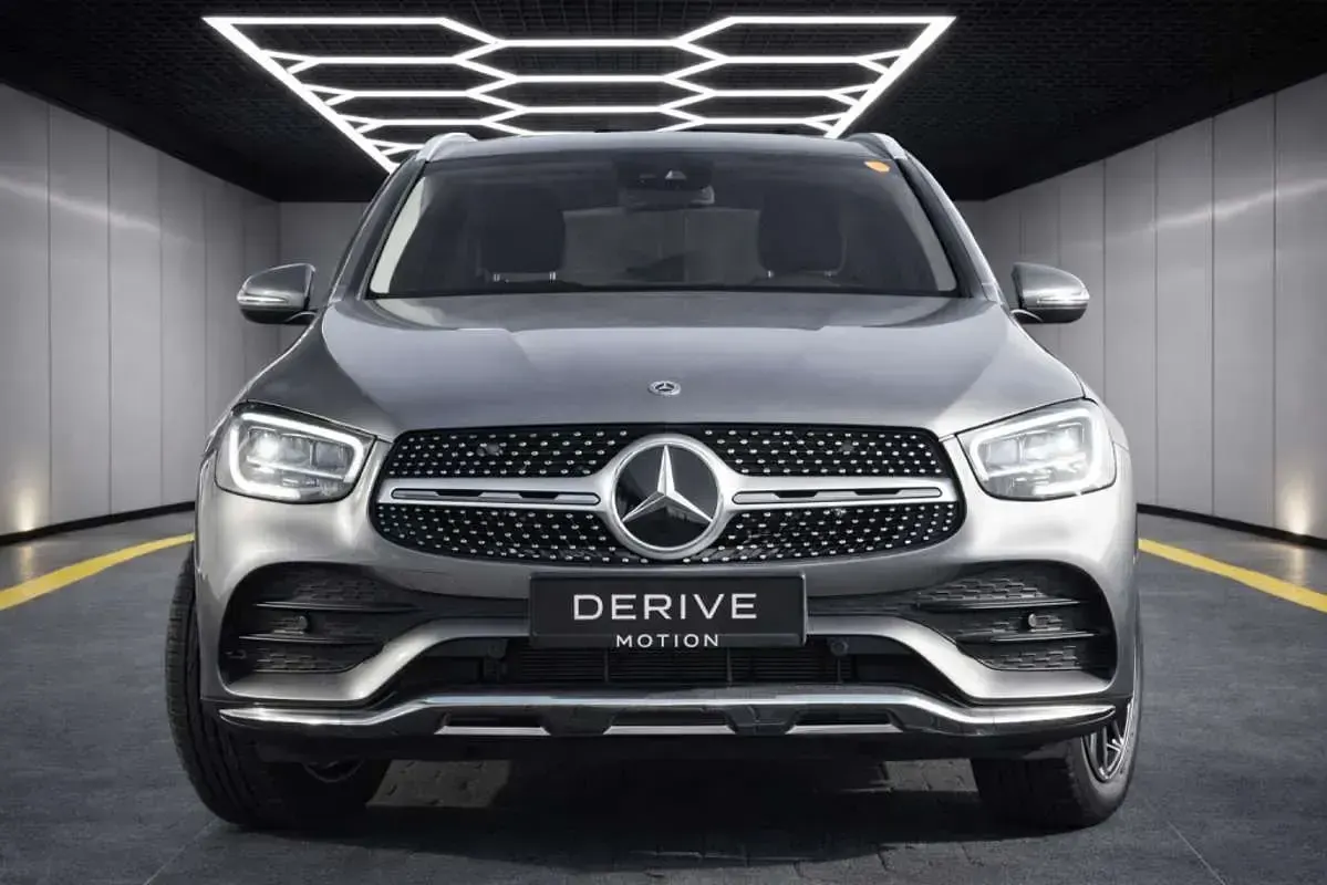 Usado Mercedes GLC300e 313 CV (230 kW) 2022 Gris SUV