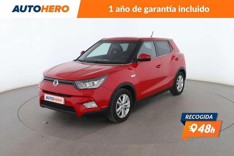 Rojo Usado 2015 Ssangyong (KGM) Tivoli Limited SUV | 9899 € - Imagen 1/3