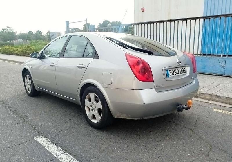 Usado Nissan Primera Acenta 120 CV (88 kW) 2004 Plateado Familiar