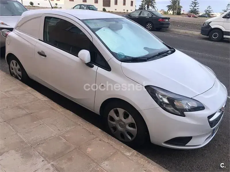 Usado Opel Corsa Business 75 CV (55 kW) 2015 Blanco Utilitario