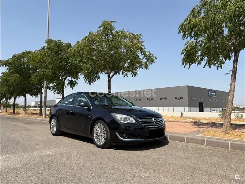 Usado Opel Insignia Excellence 140 CV (102 kW) 2015 Negro Berlina