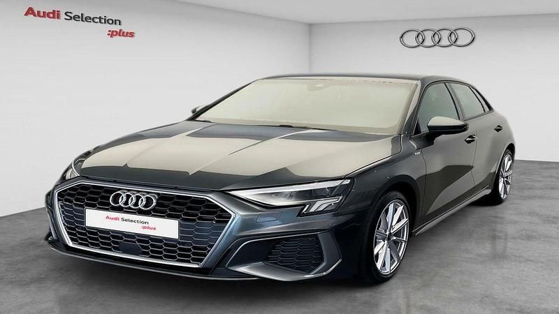Usado Audi A3 S-Line 116 CV (85 kW) 2023 Gris Berlina