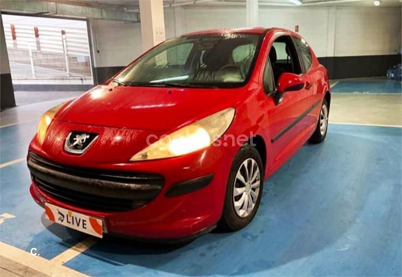 Rojo Usado 2007 Peugeot 207 Berlina | 3200 € (Buen precio) - Imagen 1/4