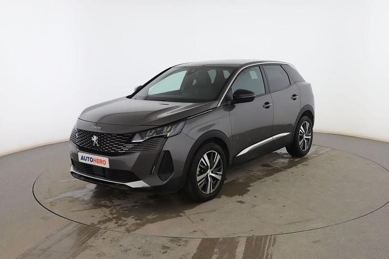 Usado Peugeot 3008 Allure 131 CV (96 kW) 2023 Gris SUV