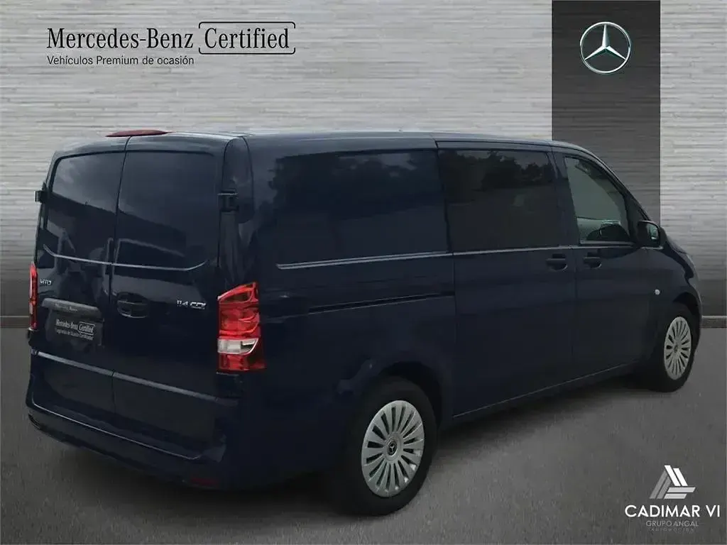 Usado Mercedes Vito 136 CV (100 kW) 2024 Azul Van