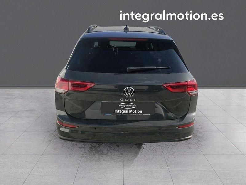 Usado VW Golf VII Life 115 CV (84 kW) 2021 Gris Utilitario