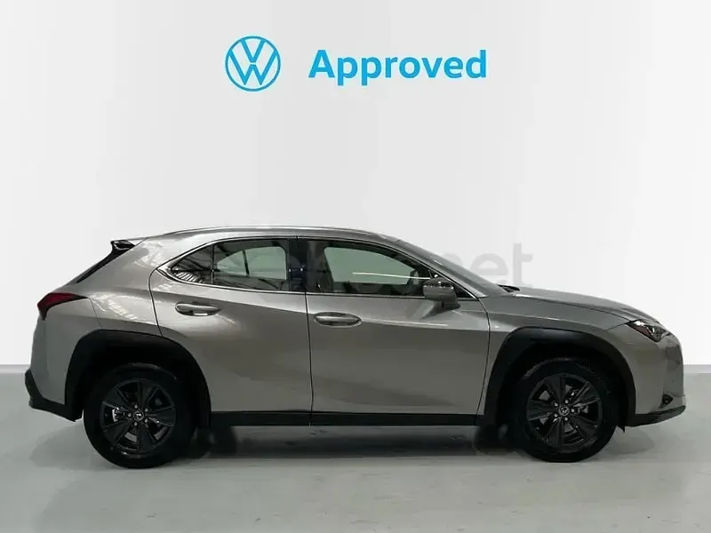 Usado Lexus UX Executive Line 184 CV (135 kW) 2023 Gris / plata SUV