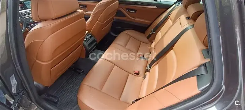 Usado BMW 530 Comfort Edition 258 CV (189 kW) 2016 Gris / plata Familiar