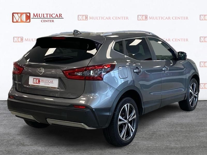 Usado Nissan Qashqai N-Connecta 115 CV (84 kW) 2018 Gris / plata SUV