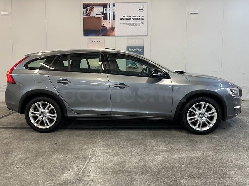 Usado Volvo V60 CC Summum 190 CV (139 kW) 2016 Gris / plata Familiar
