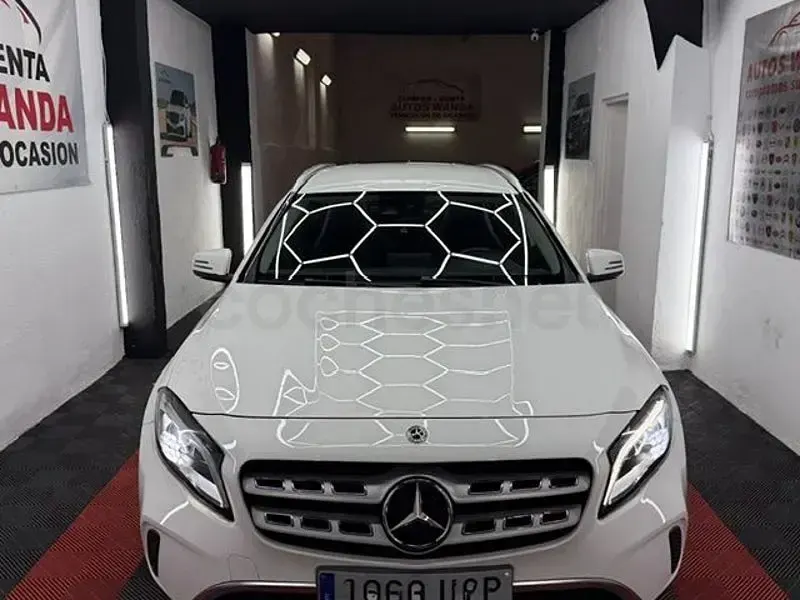 Usado Mercedes GLA200 136 CV (100 kW) 2019 Blanco SUV