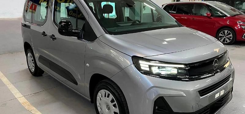 Kontrast grey Nuevo 2025 Opel Combo Monovolumen | 21.650 € (Precio justo) - Imagen 1/4