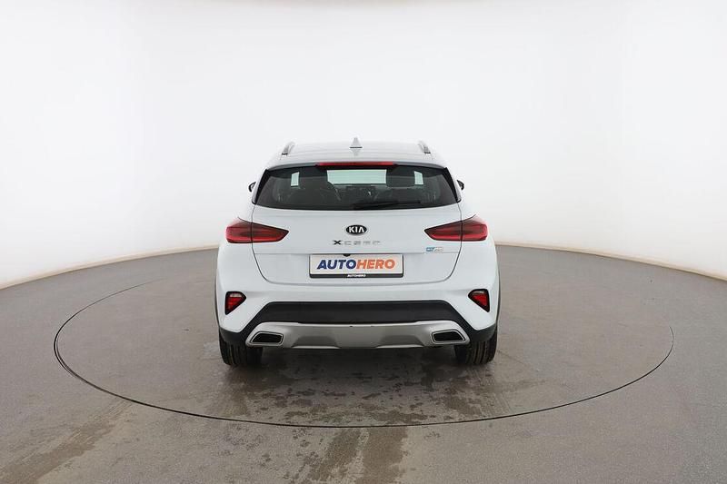 Usado Kia XCeed 141 HP (103 kW) 2020 Branco SUV