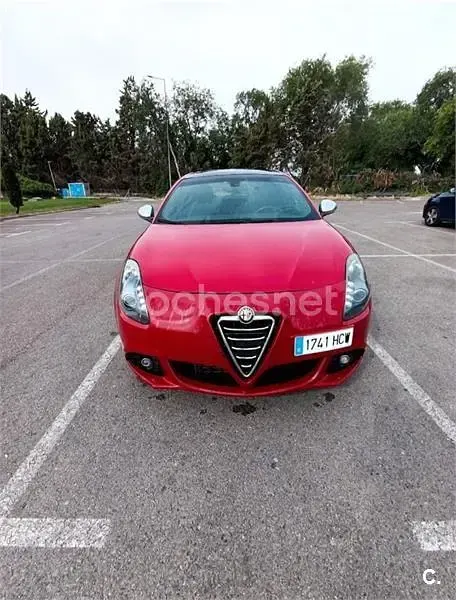 Usado Alfa Romeo Giulietta Distinctive 140 CV (102 kW) 2011 Rojo Utilitario