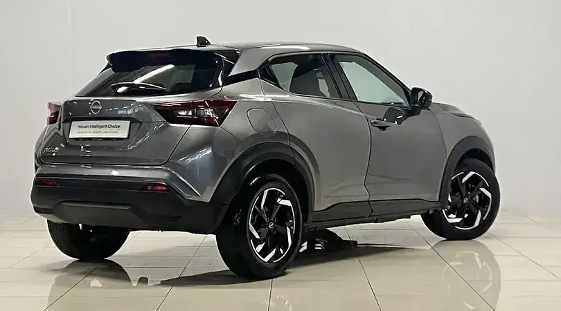 Usado Nissan Juke N-Connecta 114 CV (83 kW) 2024 Skline grey (metalizado) SUV