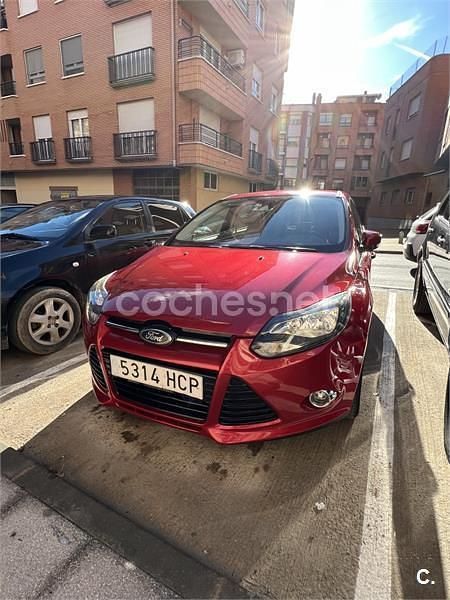 Usado Ford Focus Titanium 115 CV (84 kW) 2011 Rojo Berlina
