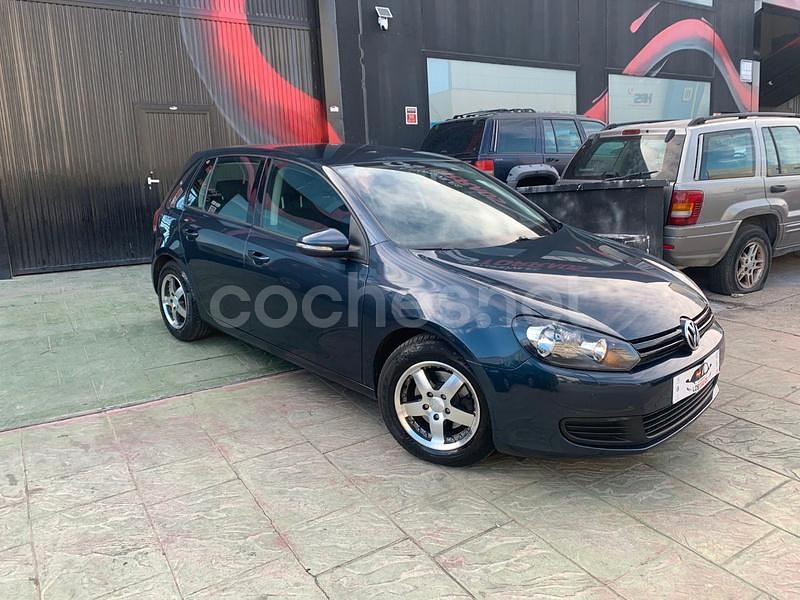 Negro Usado 2010 VW Golf VI Advance Berlina | 7999 € (Precio justo) - Imagen 1/4