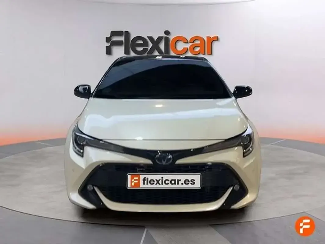 Usado Toyota Corolla Advance 179 CV (131 kW) 2021 Blanco Berlina