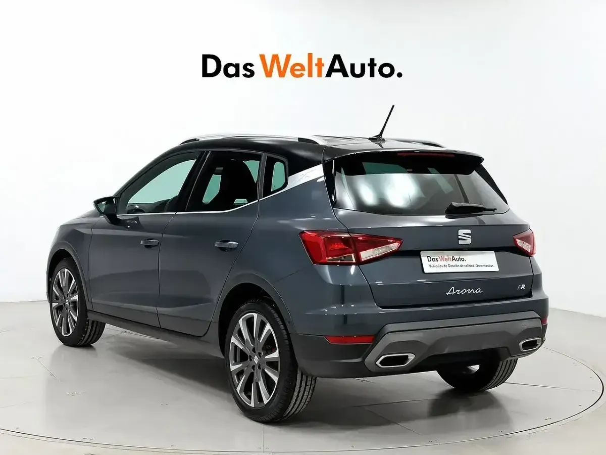 Usado Seat Arona FR 115 CV (84 kW) 2025 Gris SUV