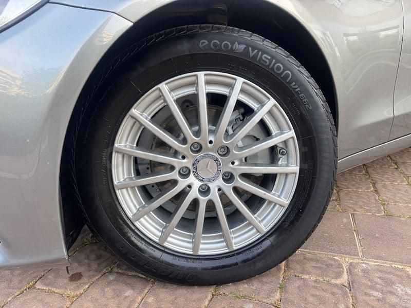 Usado Mercedes C220 170 CV (125 kW) 2015 Gris / plata Berlina