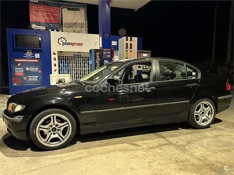 Usado BMW 318 115 CV (84 kW) 2004 Negro Berlina