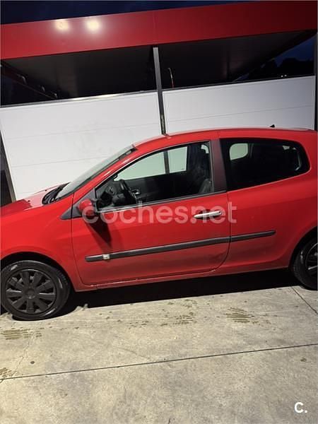 Usado Renault Clio II 75 CV (55 kW) 2008 Rojo Berlina