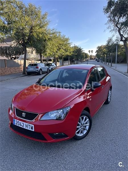 Rojo Usado 2014 Seat Ibiza Reference Berlina | 4900 € (Buen precio) - Imagen 1/4