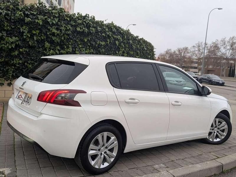 Usado Peugeot 308 Allure 131 CV (96 kW) 2021 Blanco Utilitario