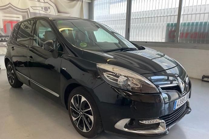 Usado Renault Scénic III Bose Edition 2015 Monovolumen
