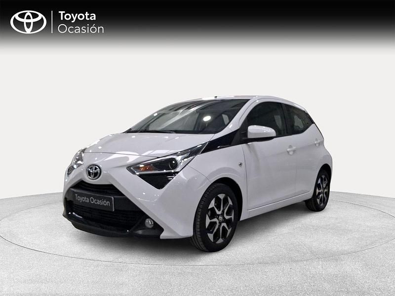 Blanco Usado 2021 Toyota Aygo X-play Utilitario | 13.900 € (Un poco caro) - Imagen 1/4