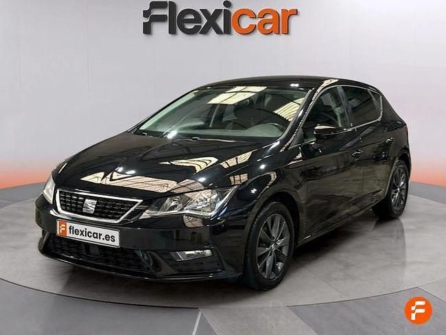 Usado Seat Leon Style 130 CV (95 kW) 2020 Negro