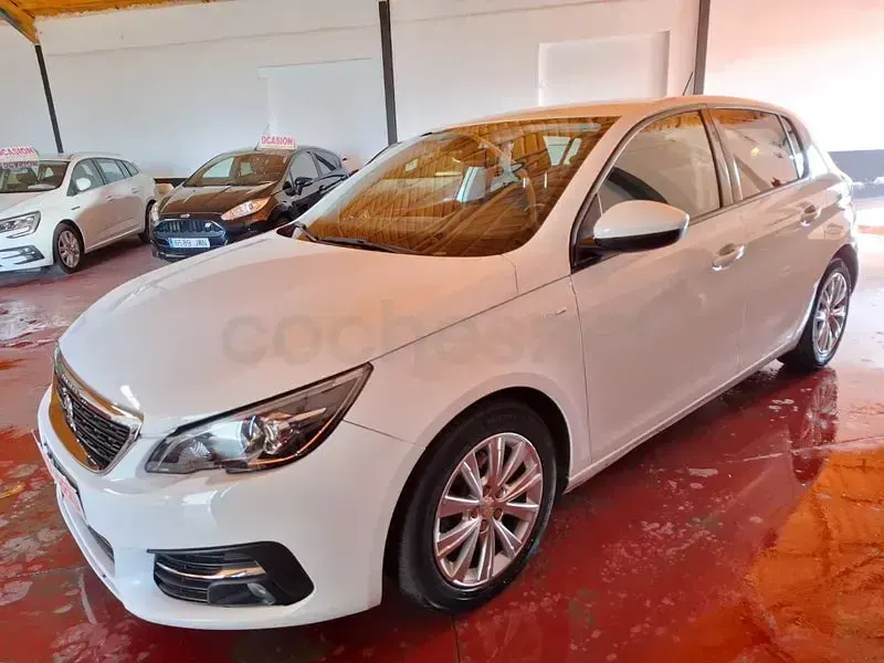 Usado Peugeot 308 Style 100 CV (73 kW) 2020 Blanco Berlina