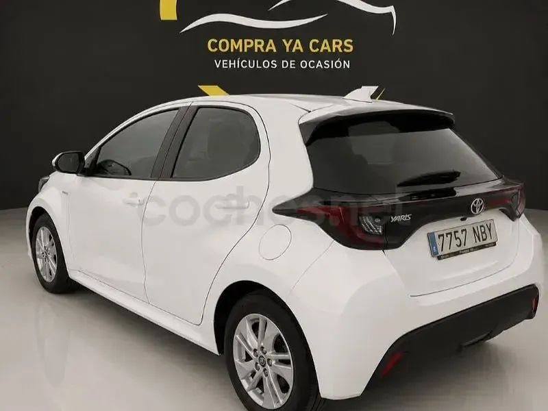 Usado Toyota Yaris Hybrid Plus 116 CV (85 kW) 2025 Blanco Berlina