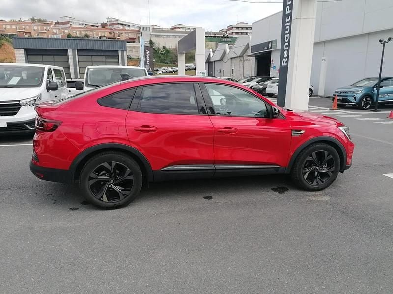 Begagnad Renault Arkana Engineered 145 HK (106 kW) 2023 Röd SUV