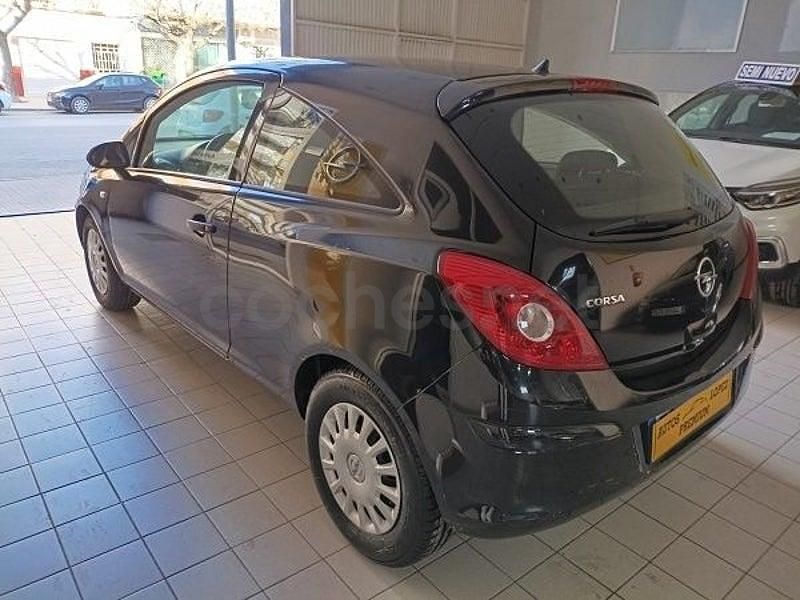 Usado Opel Corsa Essentia 85 CV (62 kW) 2010 Negro Utilitario