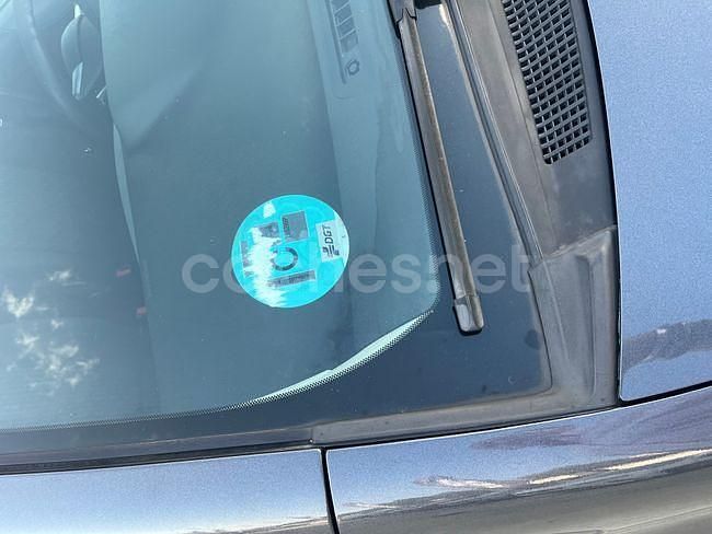 Usado Toyota Yaris Live 70 CV (51 kW) 2012 Varios colores Utilitario