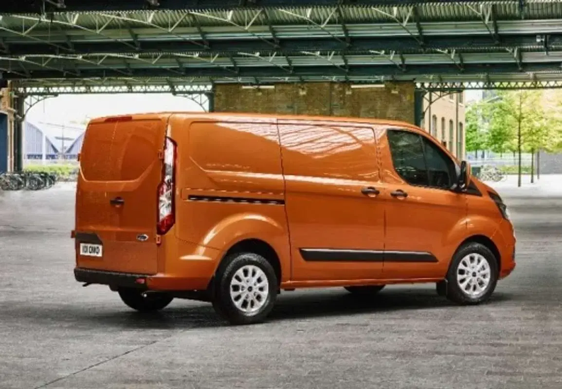 Usado Ford Transit Custom Trend 131 CV (96 kW) 2023 Blanco Van