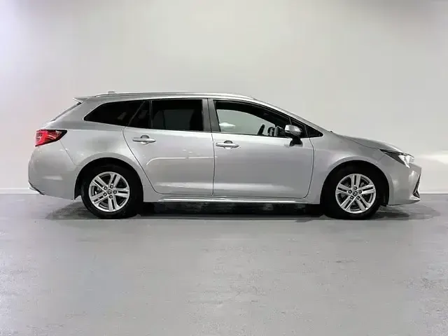 Usado Toyota Corolla Active 122 CV (89 kW) 2023 Gris Familiar