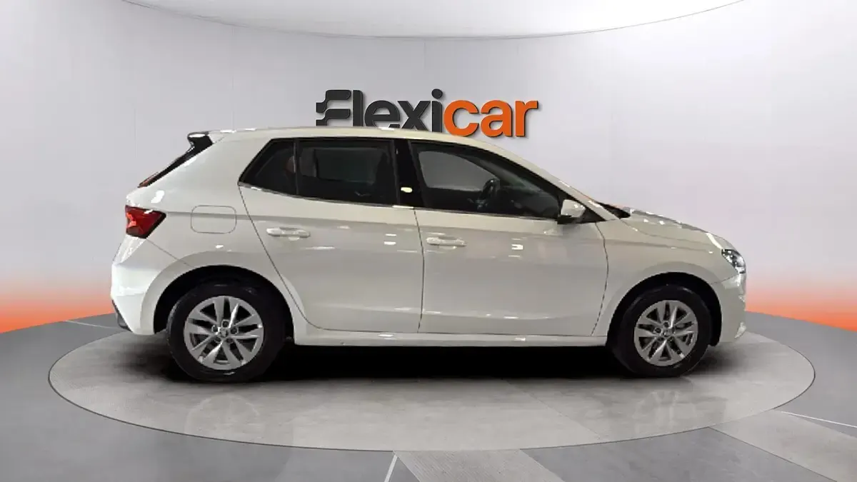 Usado Skoda Fabia Active 80 CV (58 kW) 2023 Blanco Utilitario