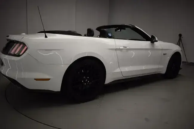 Usado Ford Mustang GT 418 CV (307 kW) 2017 Blanco Descapotable