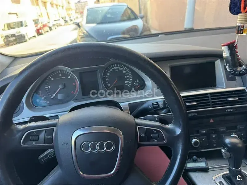 Usado Audi A6 140 CV (102 kW) 2006 Gris / plata Familiar