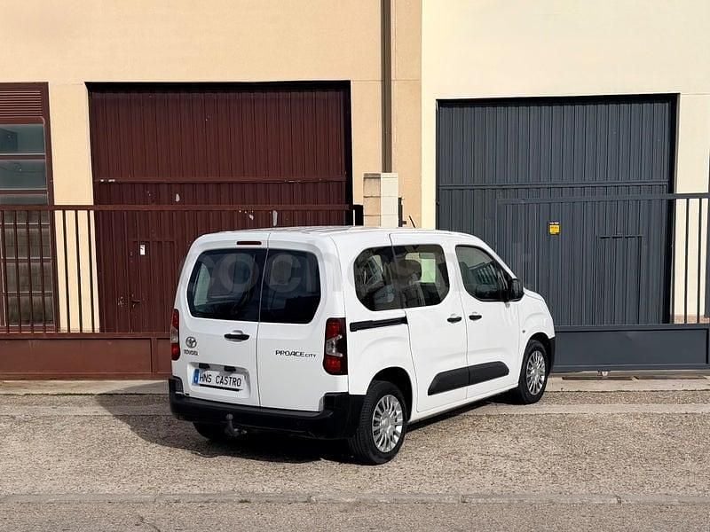 Usado Toyota Proace City City 102 CV (75 kW) 2021 Blanco Monovolumen