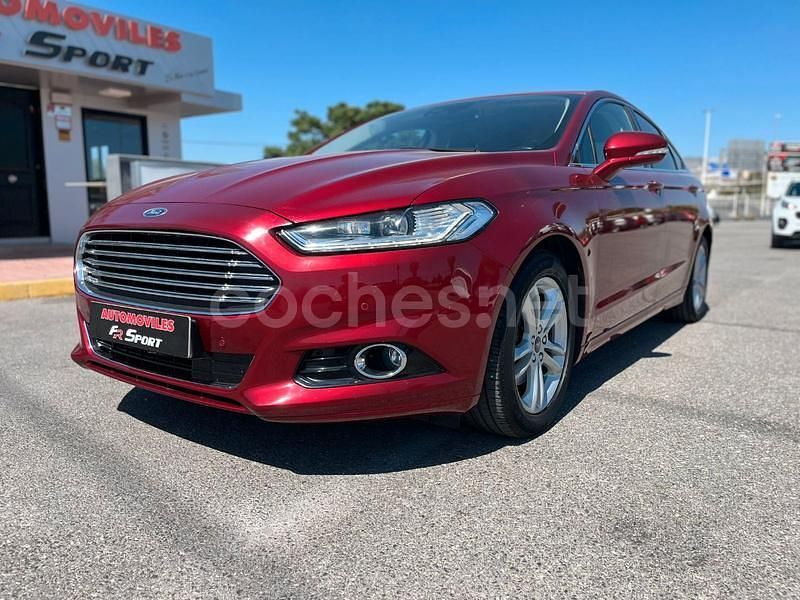 Usado Ford Mondeo Trend 150 CV (110 kW) 2017 Granate Berlina