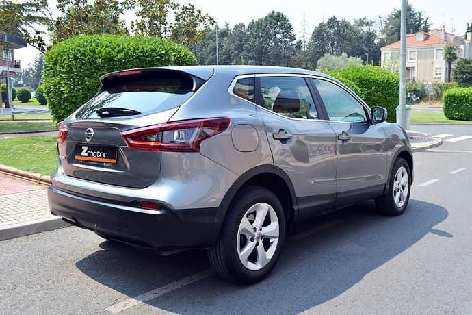 Usado Nissan Qashqai Acenta 115 CV (84 kW) 2020 Gris SUV
